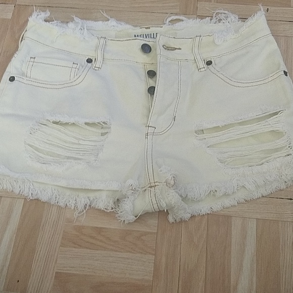 Brandy Melville Pants - Brandy Melville shorts